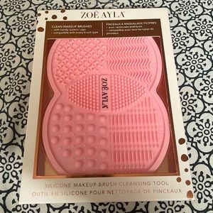 Zoe Ayla- silicone brush cleaning tool